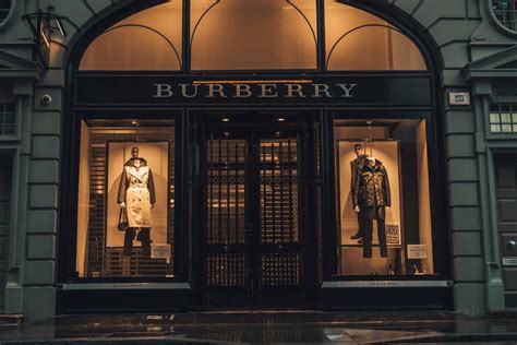 Shops with BURBERRY in Bern title